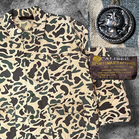 VTG Caliber Duck Camo XL Fit Jacket Mens Hunter Canvas Button Up Spartan Buttons